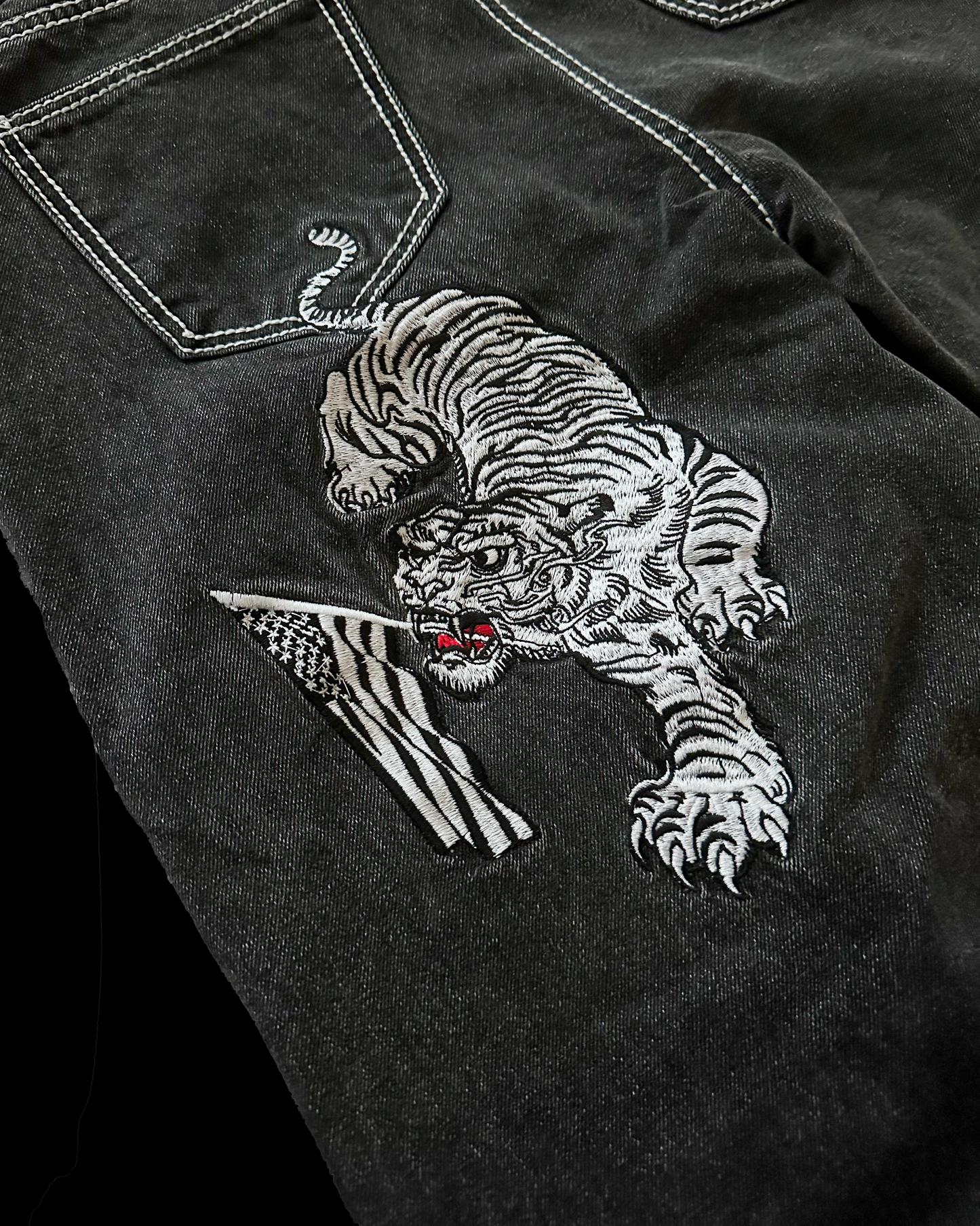 'WHITE TIGER' Elias Jeans
